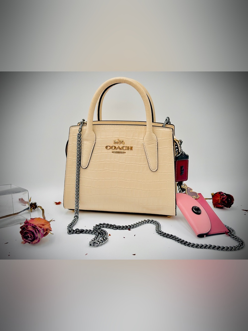 Coach - Andrea Carryall Bag - Picture 7 of 7